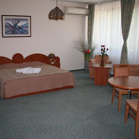 Hotel Nicol Plowdiw Exterior foto