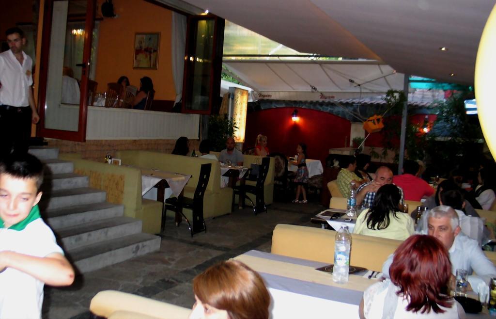 Hotel Nicol Plowdiw Exterior foto