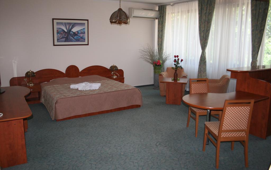 Hotel Nicol Plowdiw Exterior foto